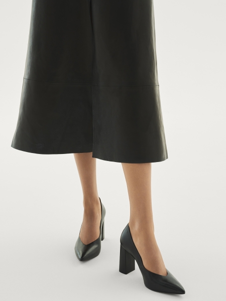 Чорні жіночі туфлі-човники BLUEBELL